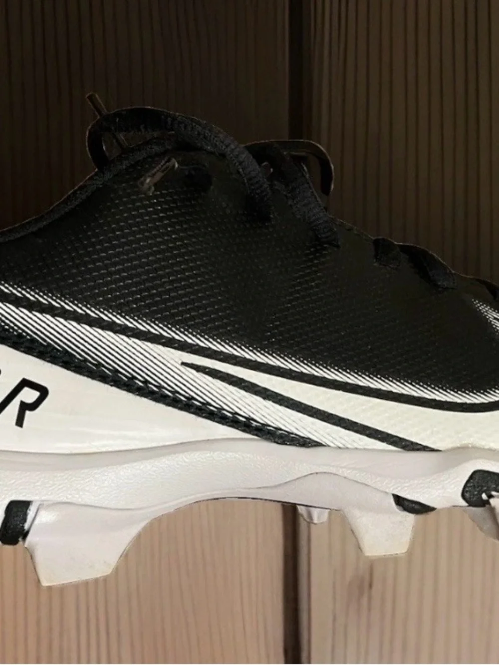 Nike Vapor Cleats Fastflex,Boys Size 5.5 Y Black& White CD0077-001